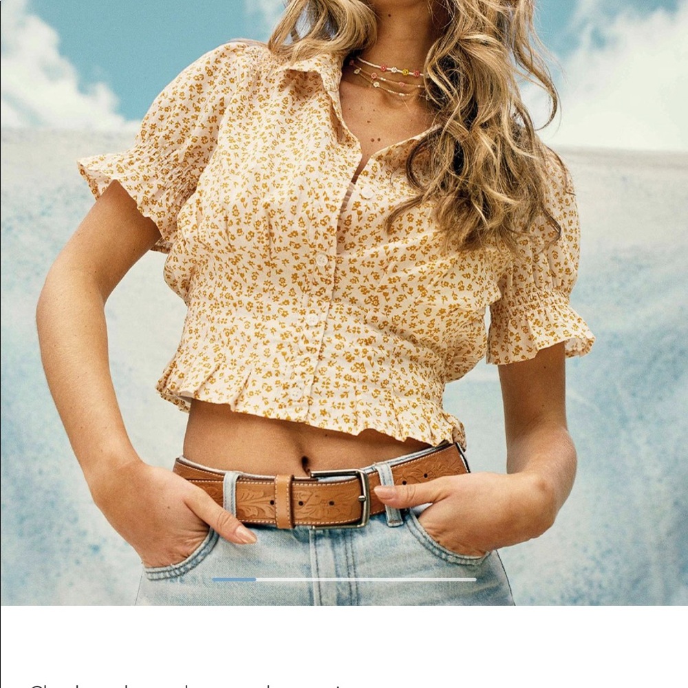American Eagle Short Sleeve Button Up Shirt